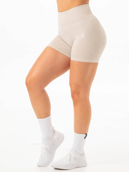 STONEWASH SCRUNCH SEAMLESS SHORTS CREAM (PACK DE 3) - SportVentePrivee