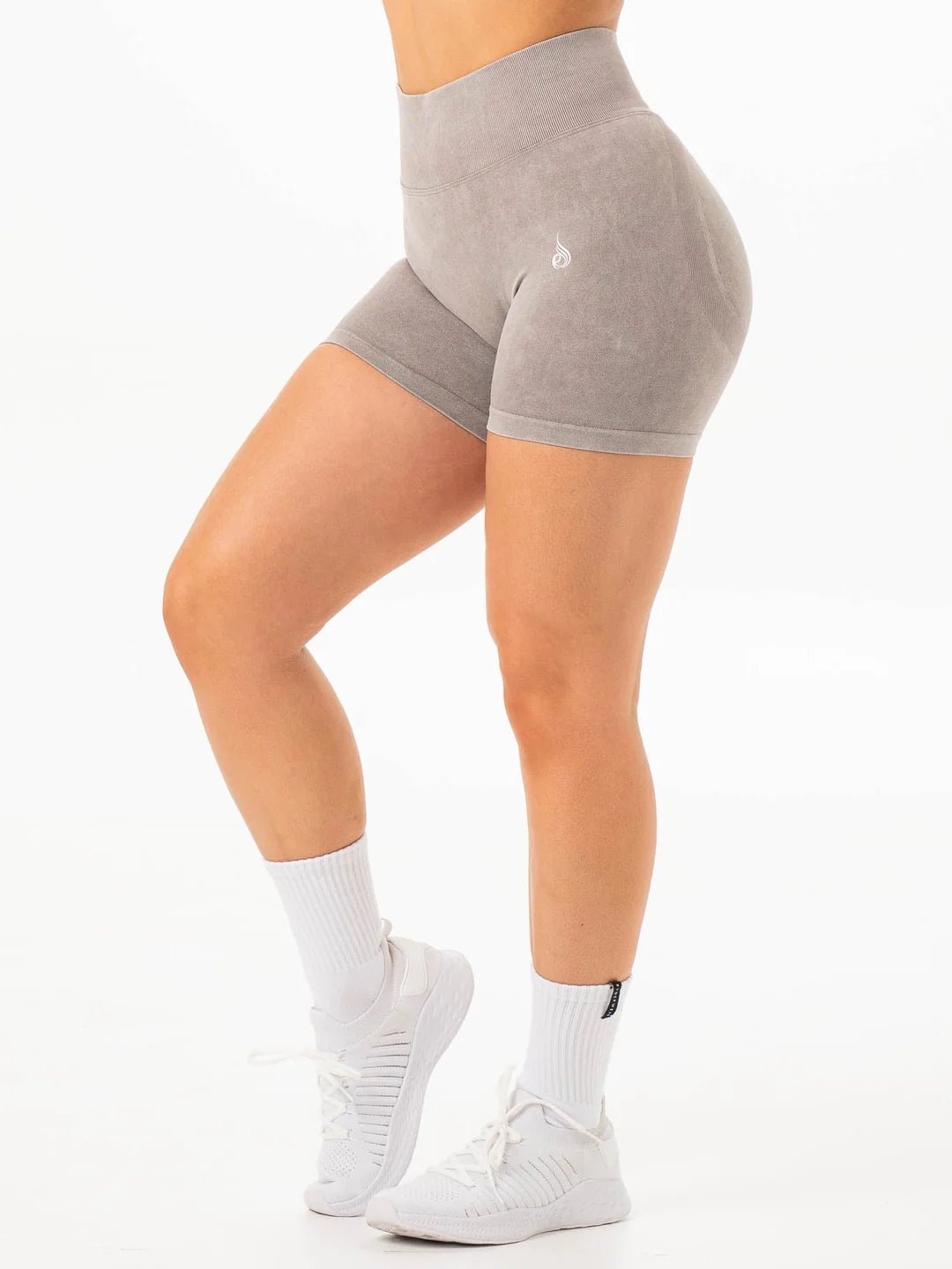 STONEWASH SCRUNCH SEAMLESS SHORTS STONE (PACK DE 3) - SportVentePrivee